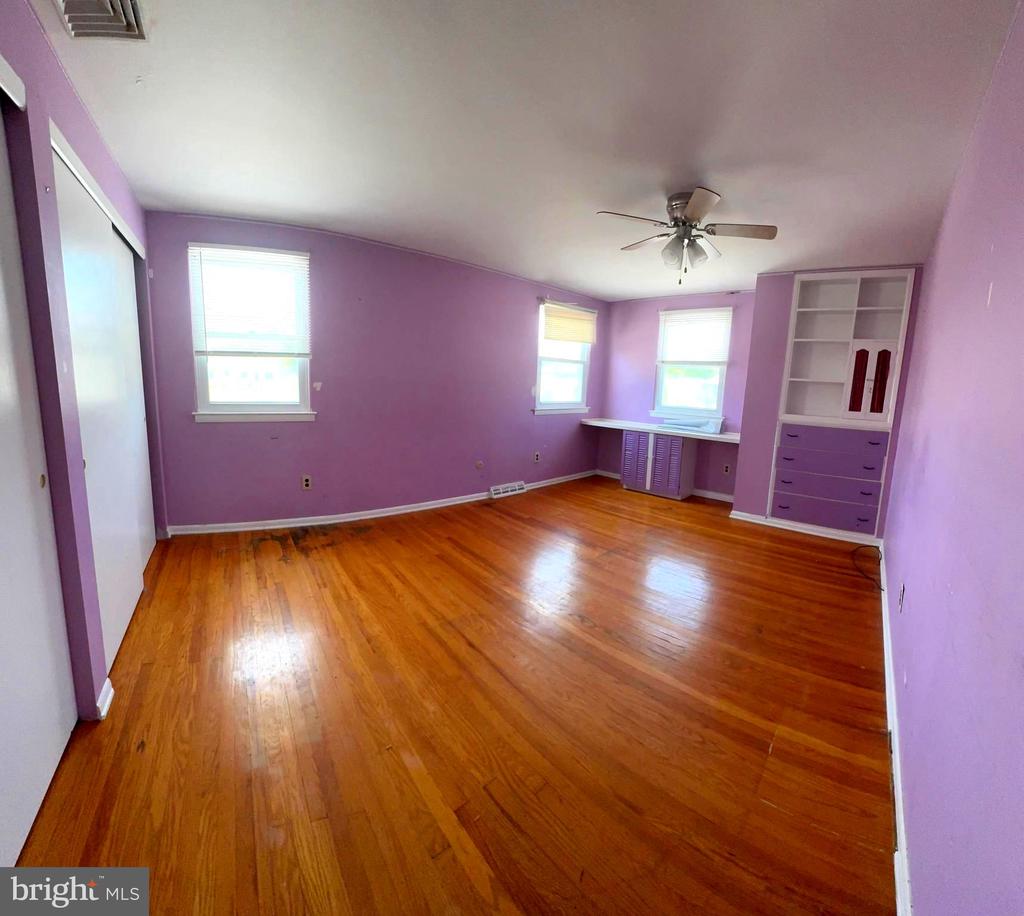 1202 NOREEN DRIVE