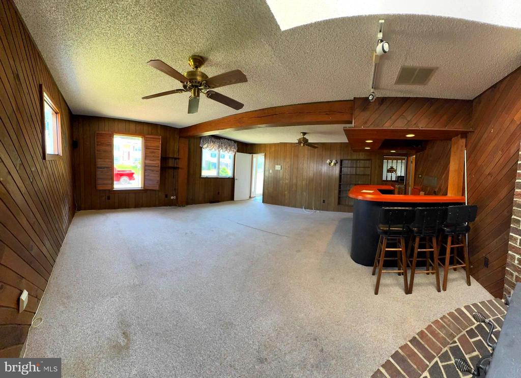 1202 NOREEN DRIVE