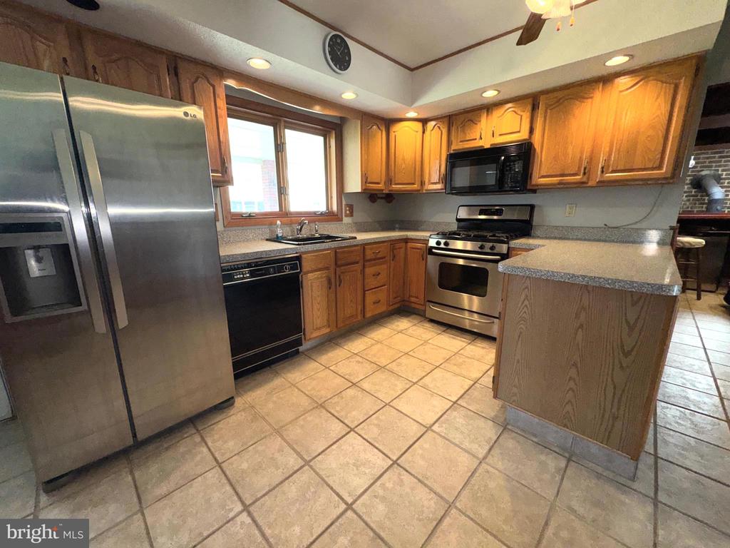 1202 NOREEN DRIVE