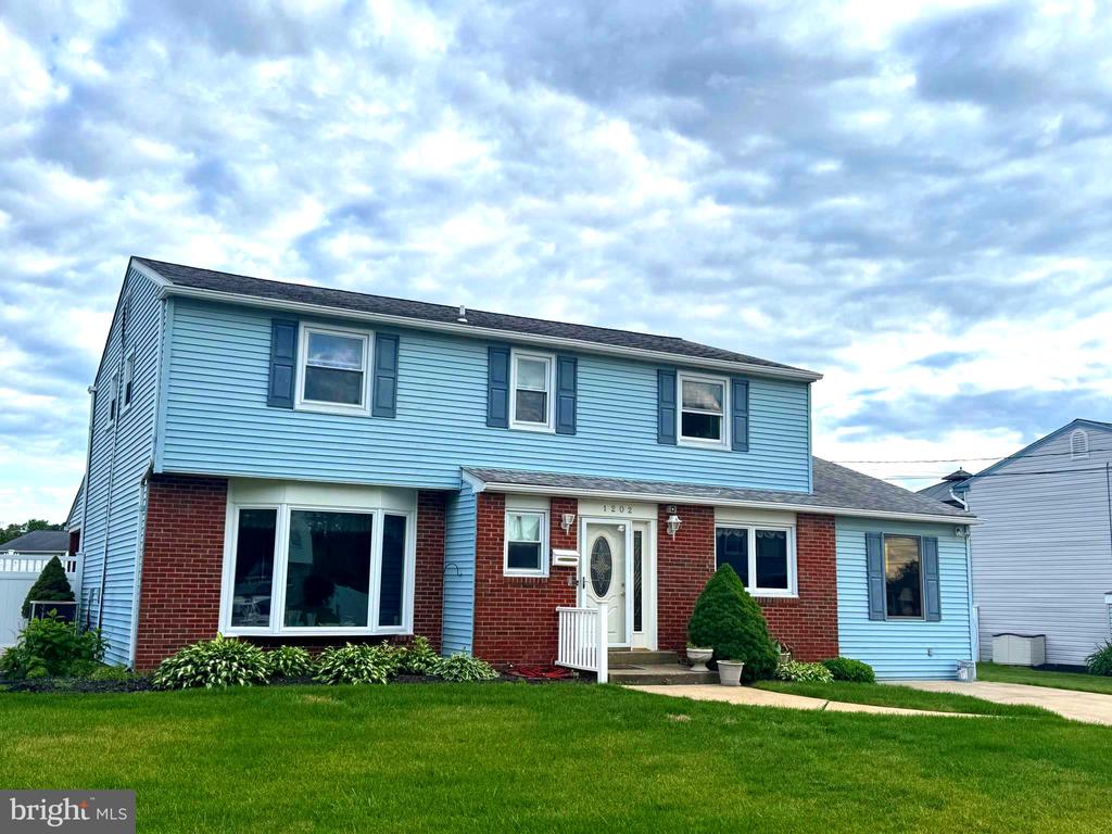1202 NOREEN DRIVE