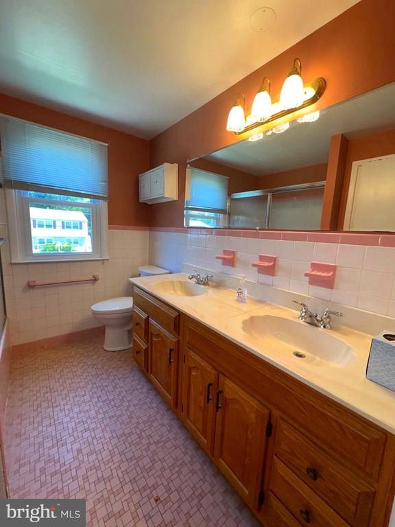 1202 NOREEN DRIVE