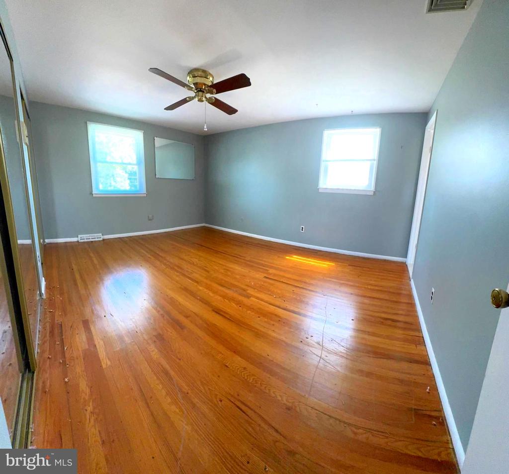 1202 NOREEN DRIVE