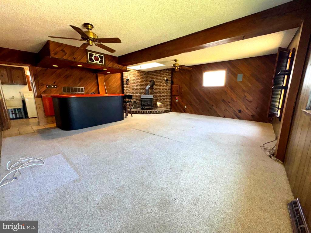 1202 NOREEN DRIVE