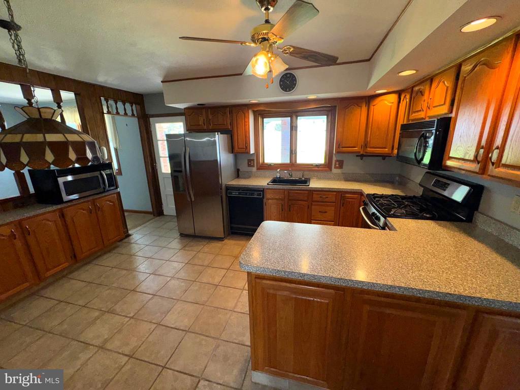 1202 NOREEN DRIVE