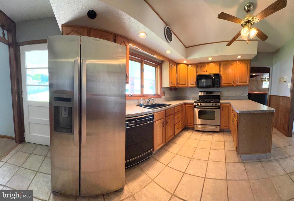 1202 NOREEN DRIVE