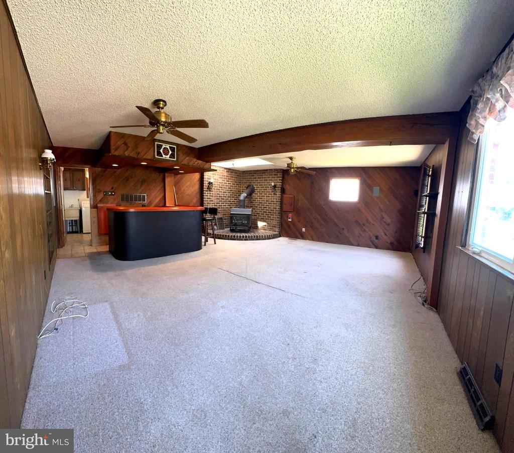 1202 NOREEN DRIVE