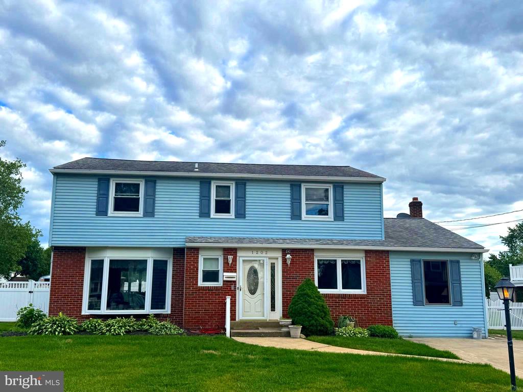 1202 NOREEN DRIVE