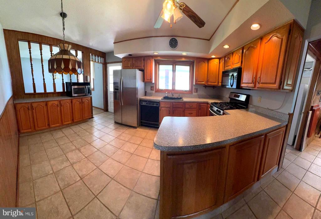 1202 NOREEN DRIVE