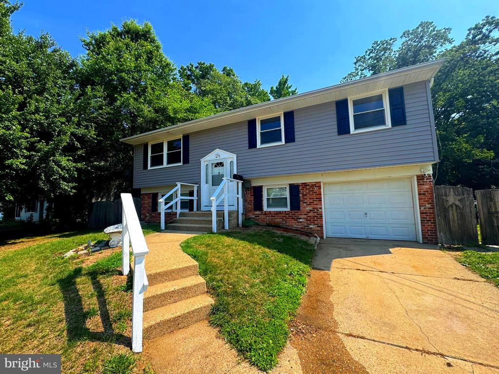 25 WALNUT DRIVE