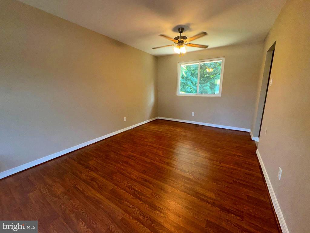 25 WALNUT DRIVE