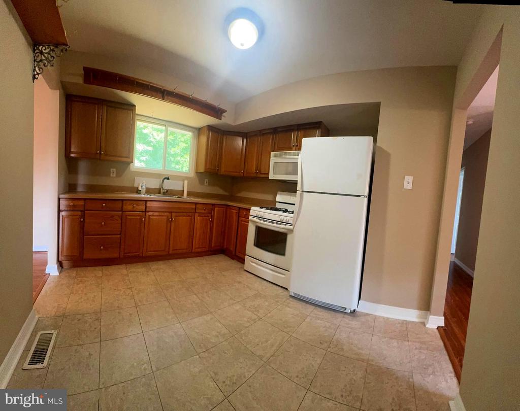25 WALNUT DRIVE