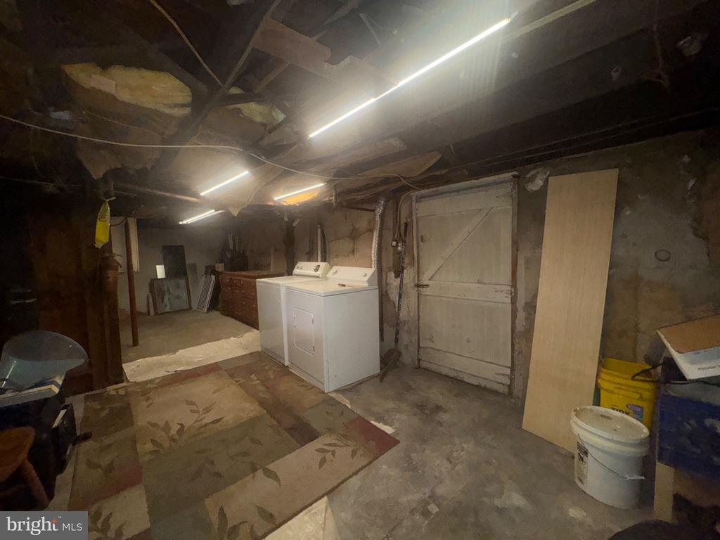 124 W FRANKLIN AVENUE W