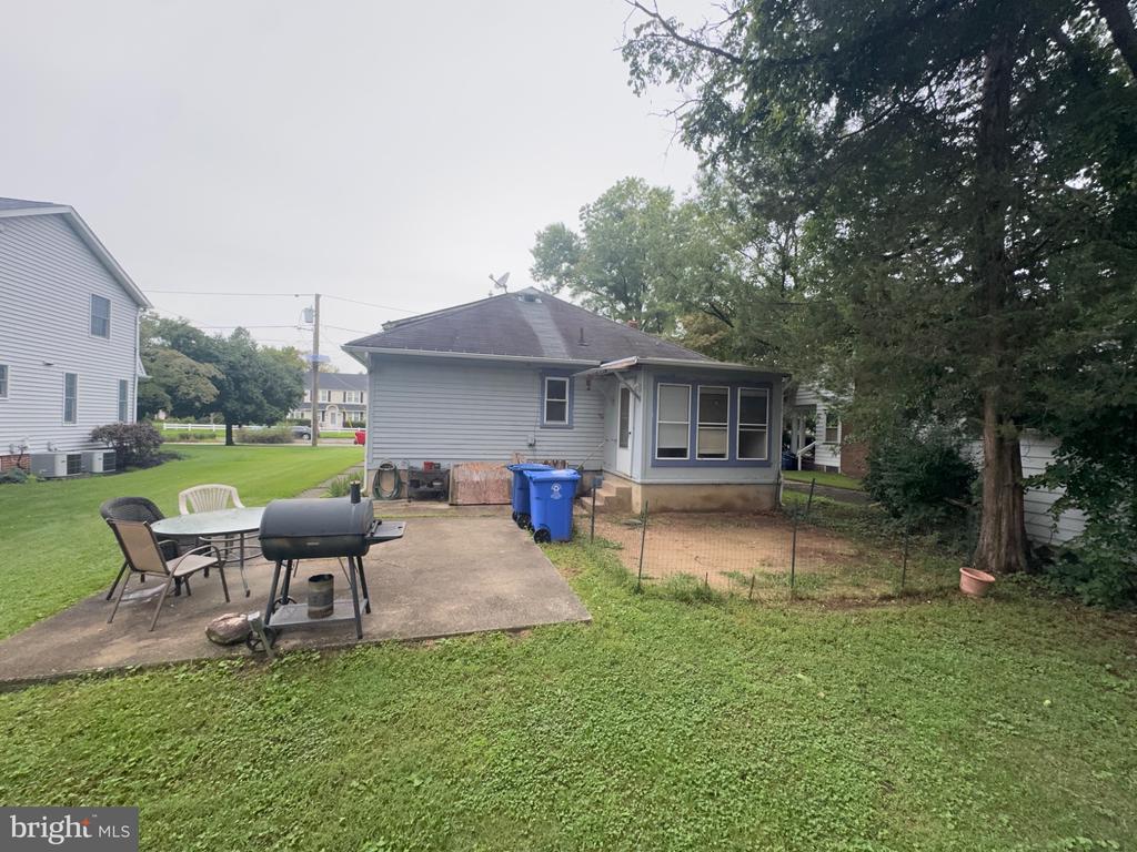 124 W FRANKLIN AVENUE W