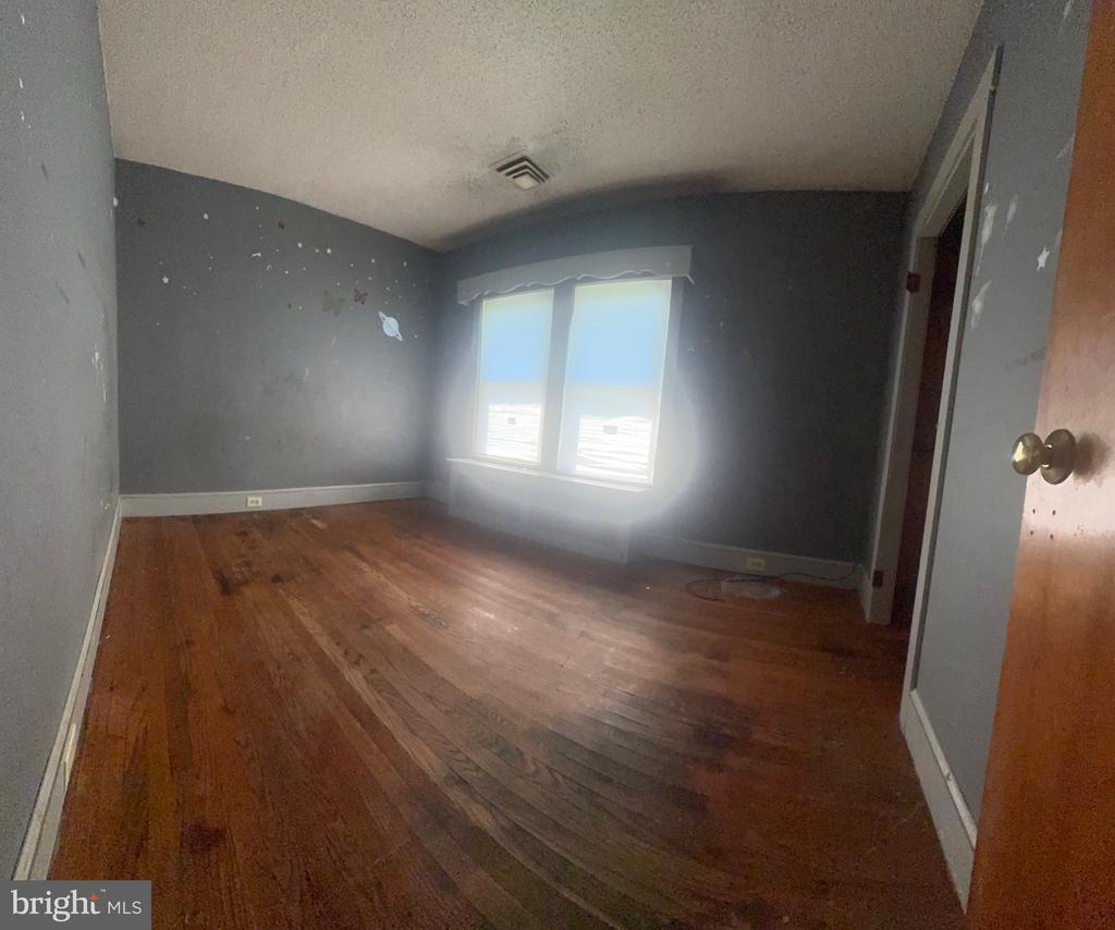 124 W FRANKLIN AVENUE W