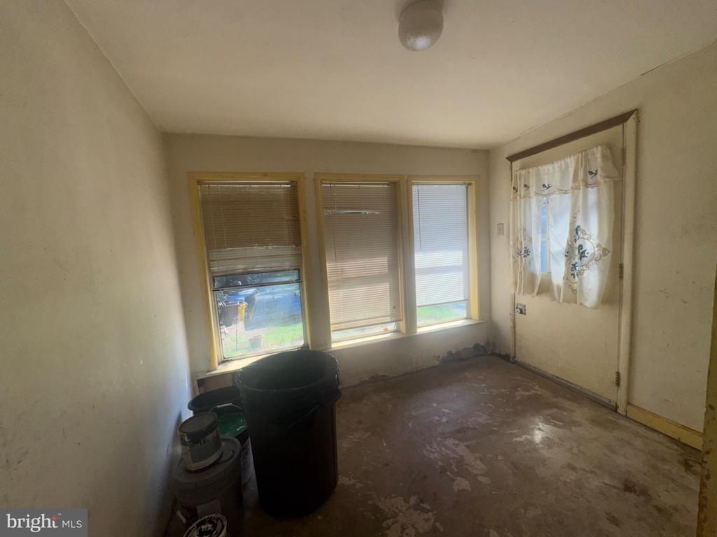124 W FRANKLIN AVENUE W