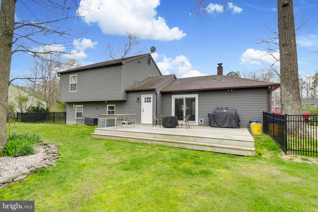 620 AUTUMN CREST DRIVE
