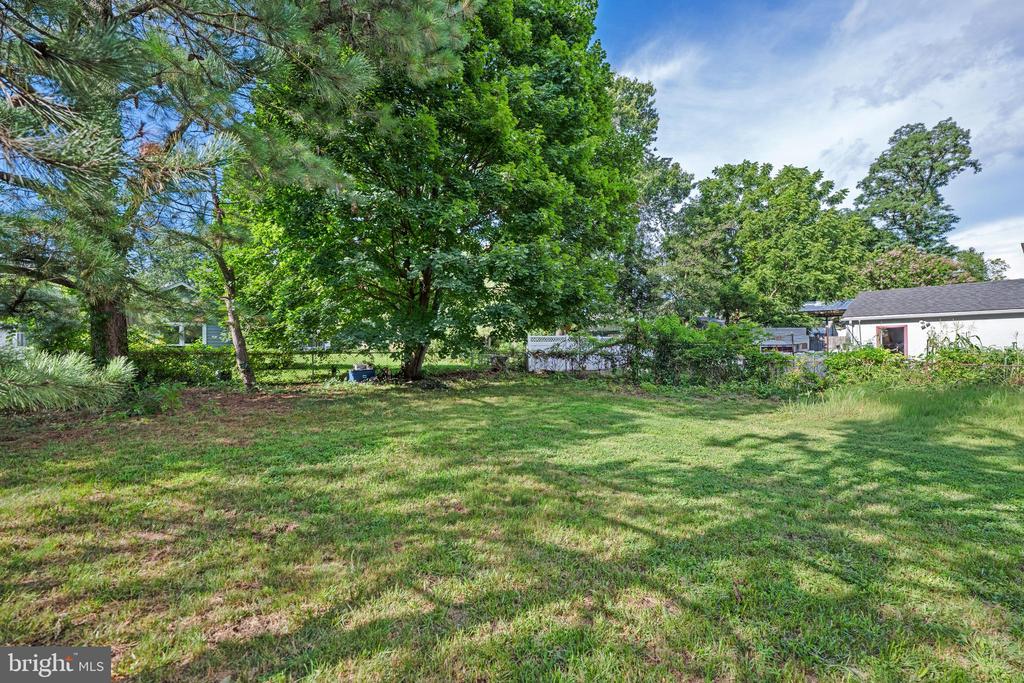 133 W LAKE AVENUE