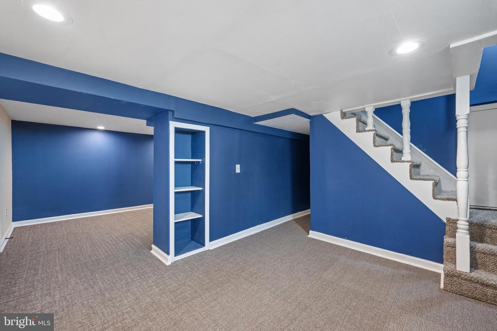 133 W LAKE AVENUE