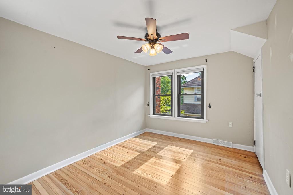 133 W LAKE AVENUE