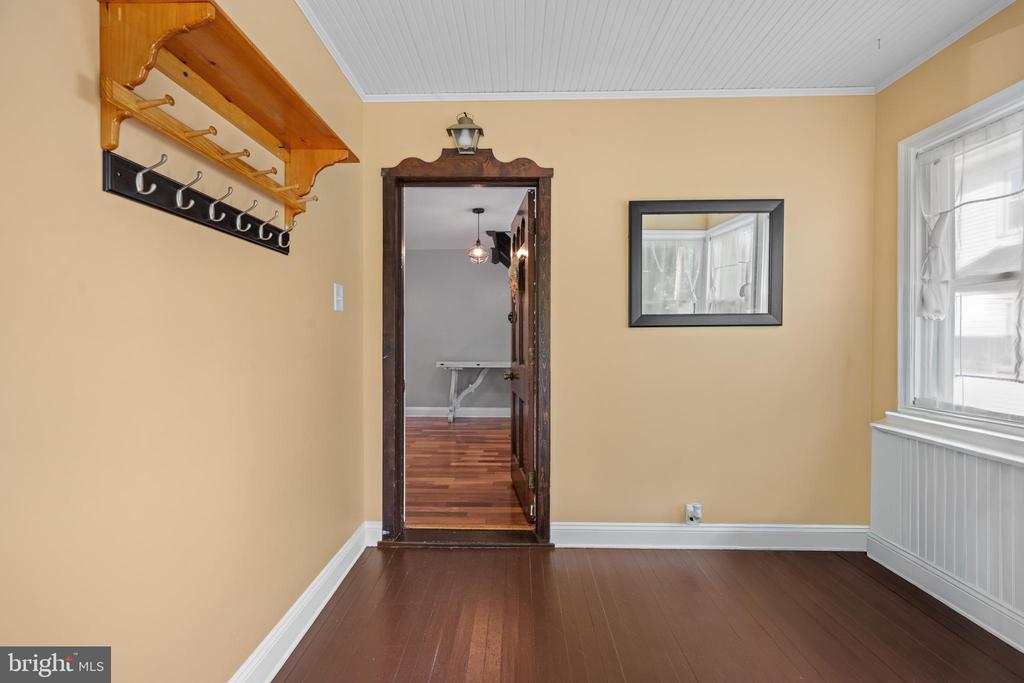 133 W LAKE AVENUE