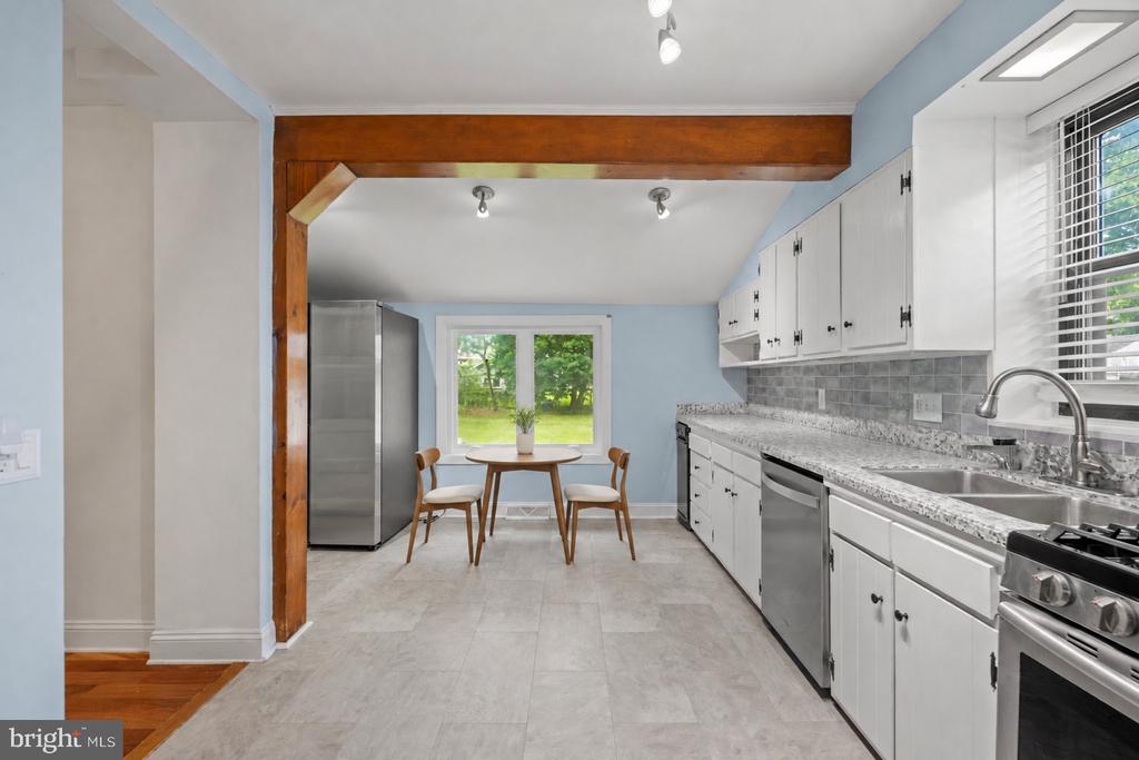 133 W LAKE AVENUE