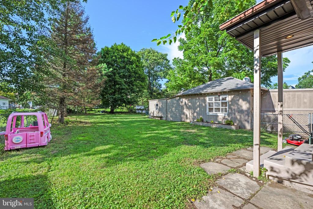 133 W LAKE AVENUE