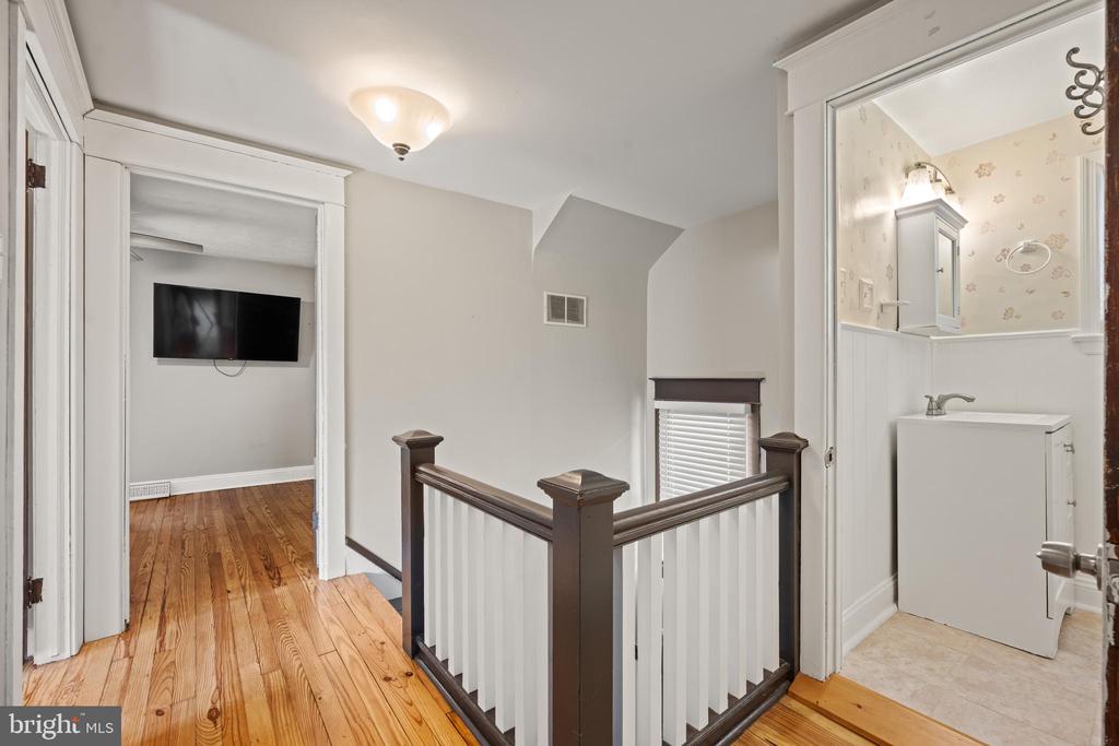 133 W LAKE AVENUE