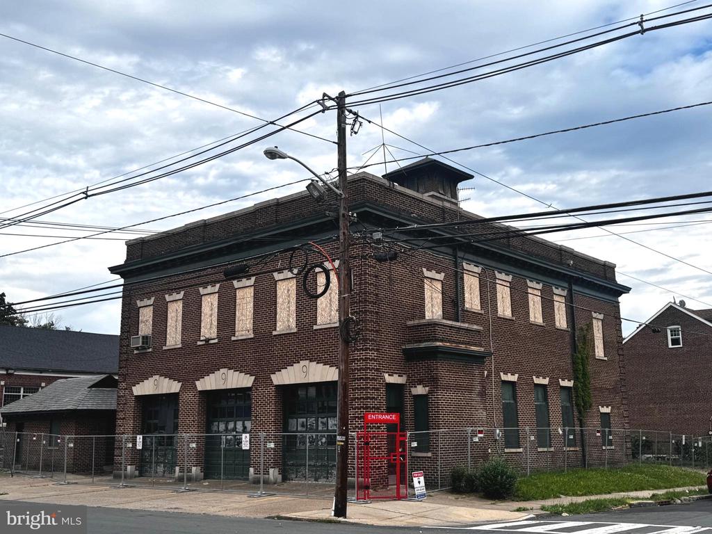 1100 BRUNSWICK