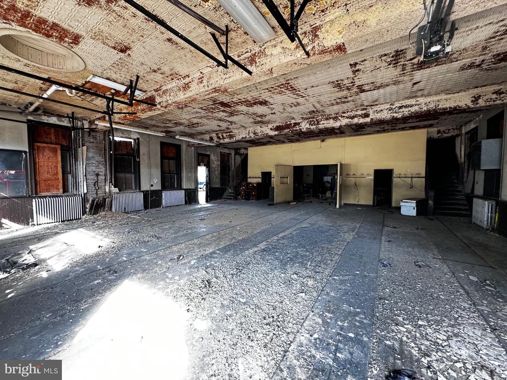 1100 BRUNSWICK