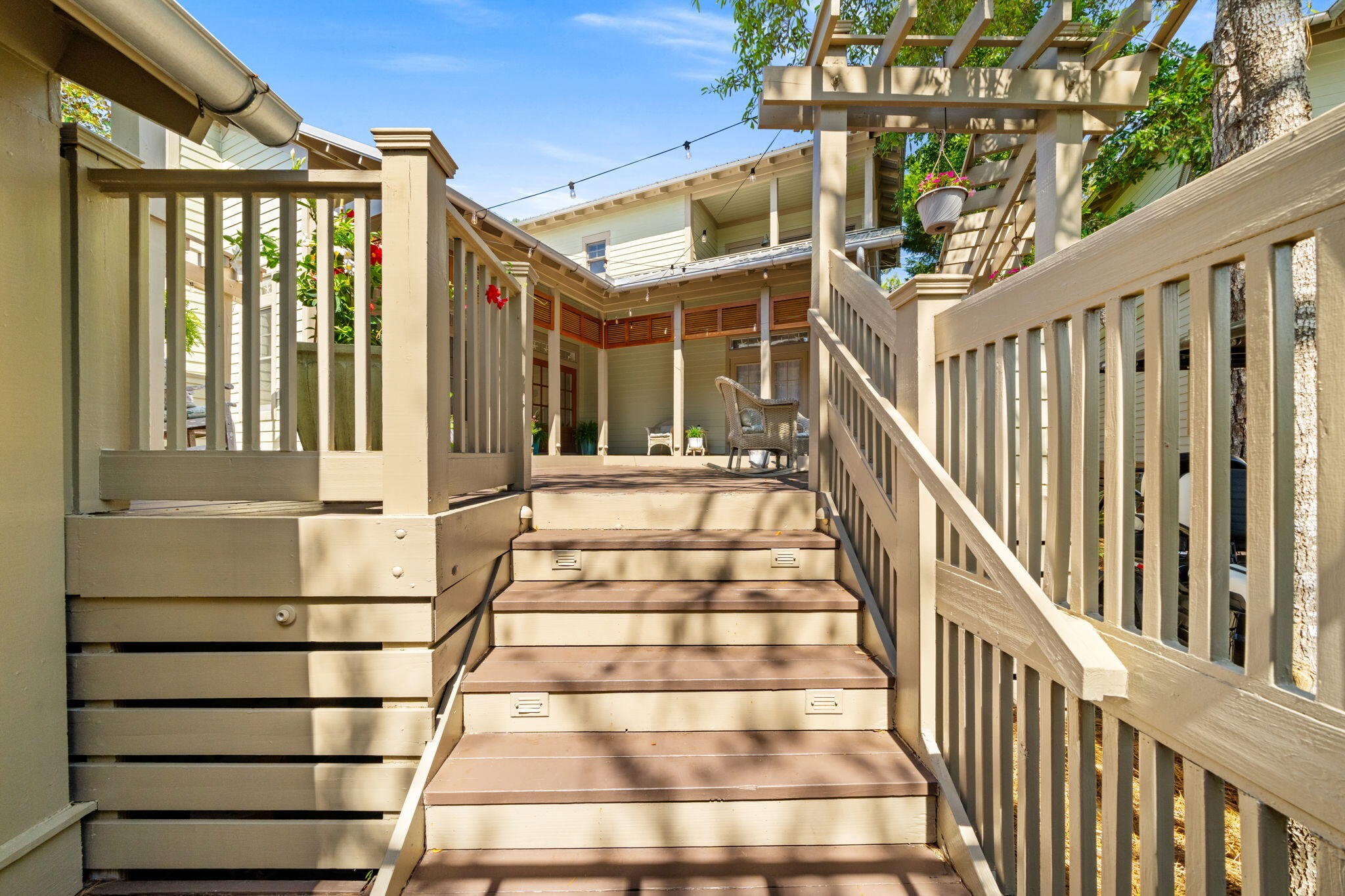 100 S Summit Drive