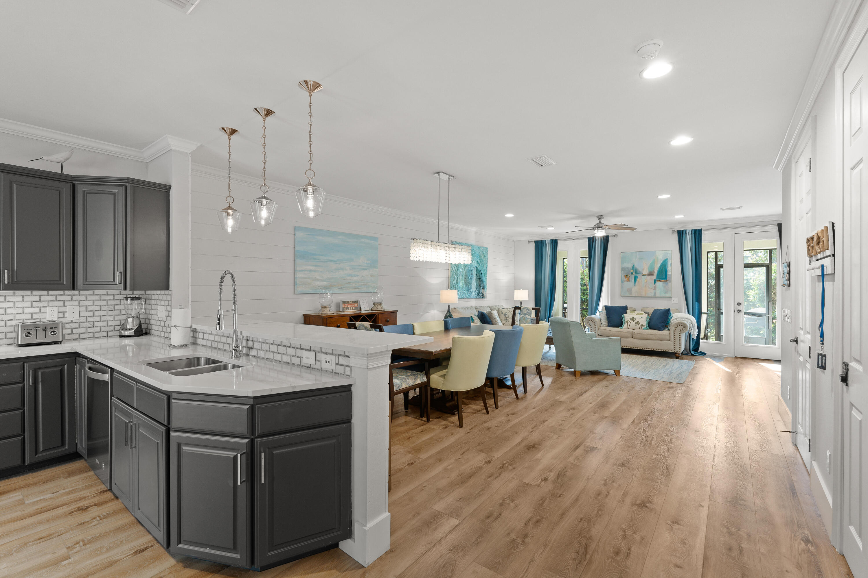 73 W Henry Court, # 6-6