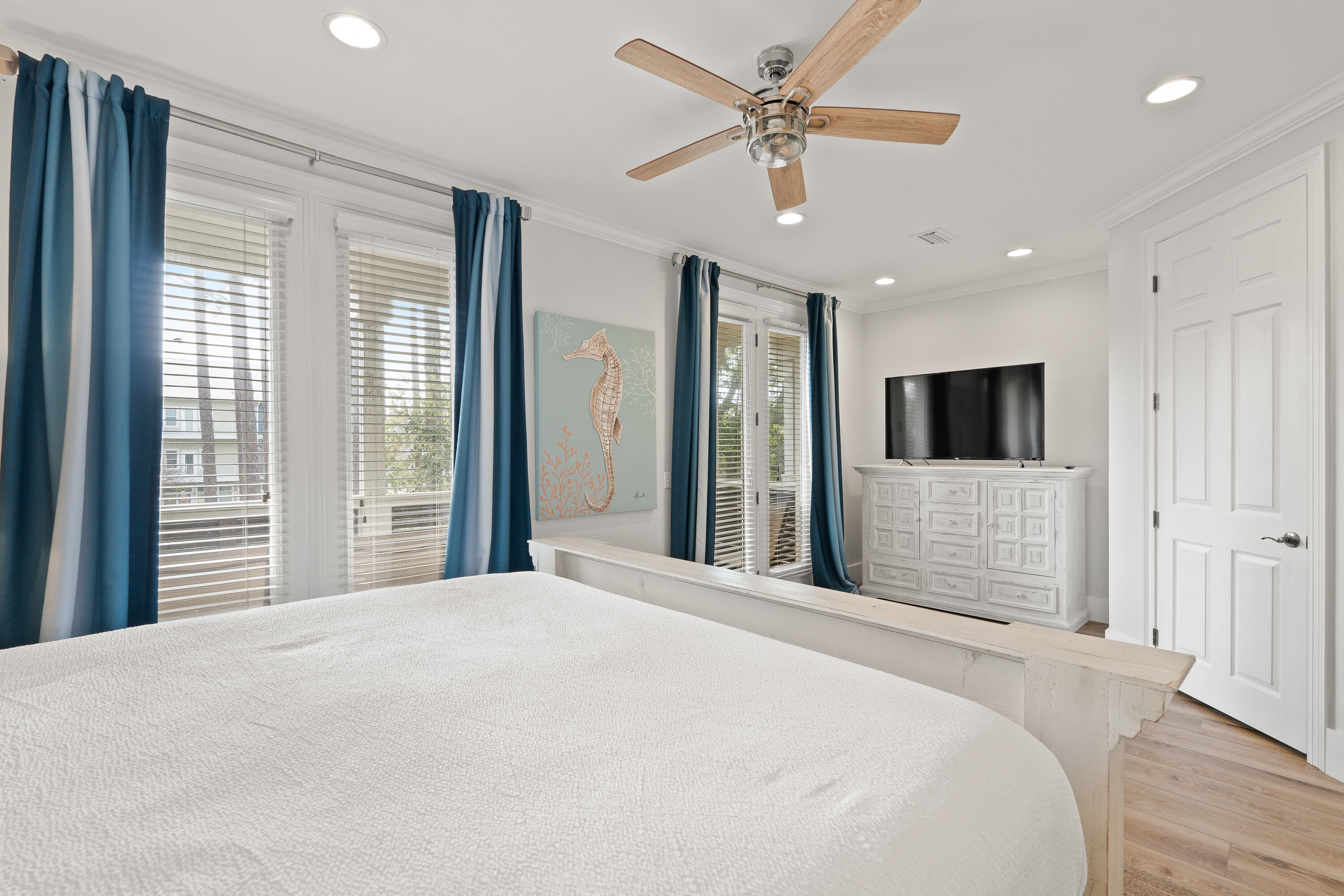73 W Henry Court, # 6-6