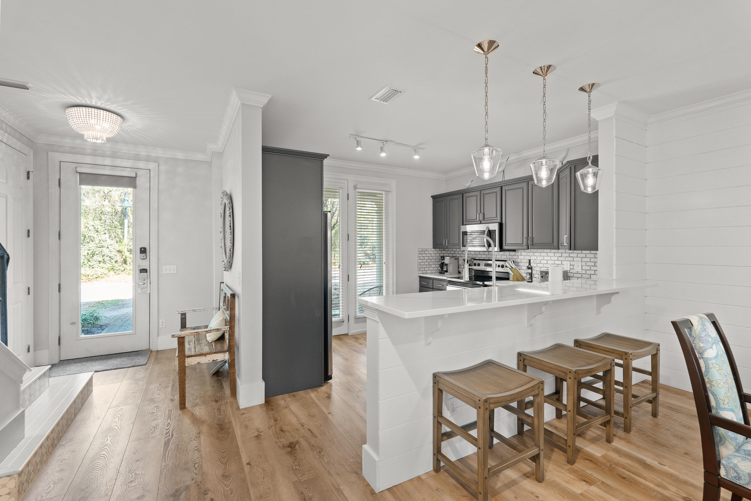 73 W Henry Court, # 6-6