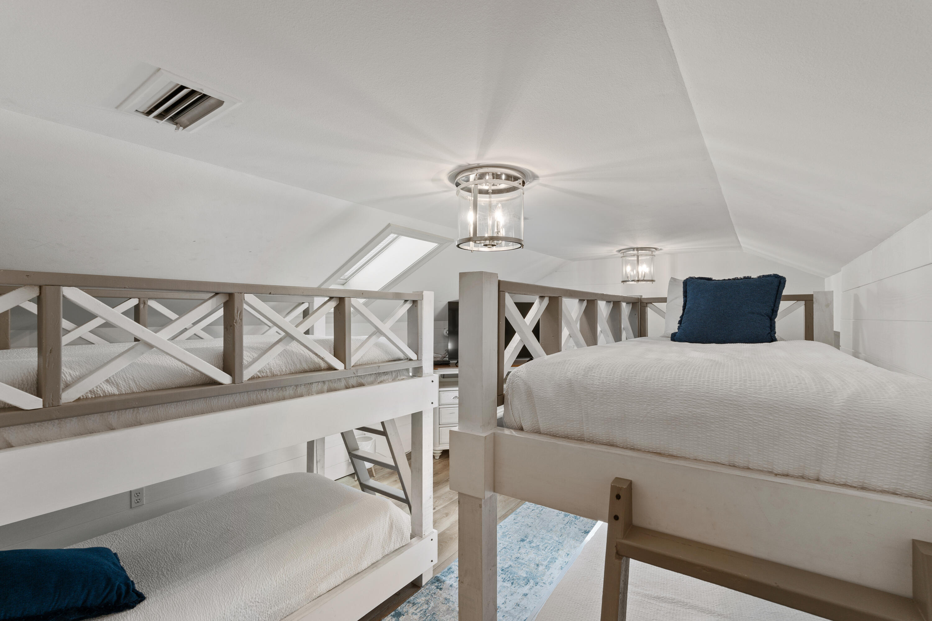 73 W Henry Court, # 6-6