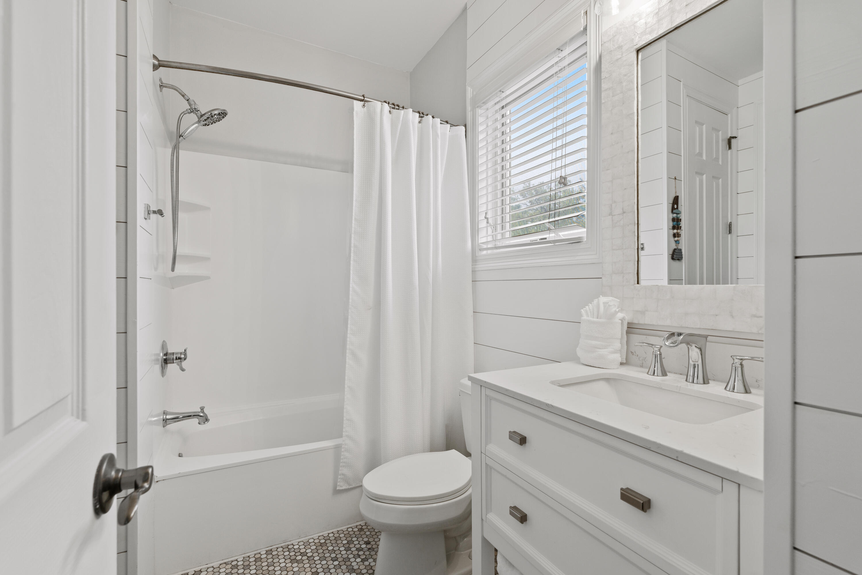 73 W Henry Court, # 6-6