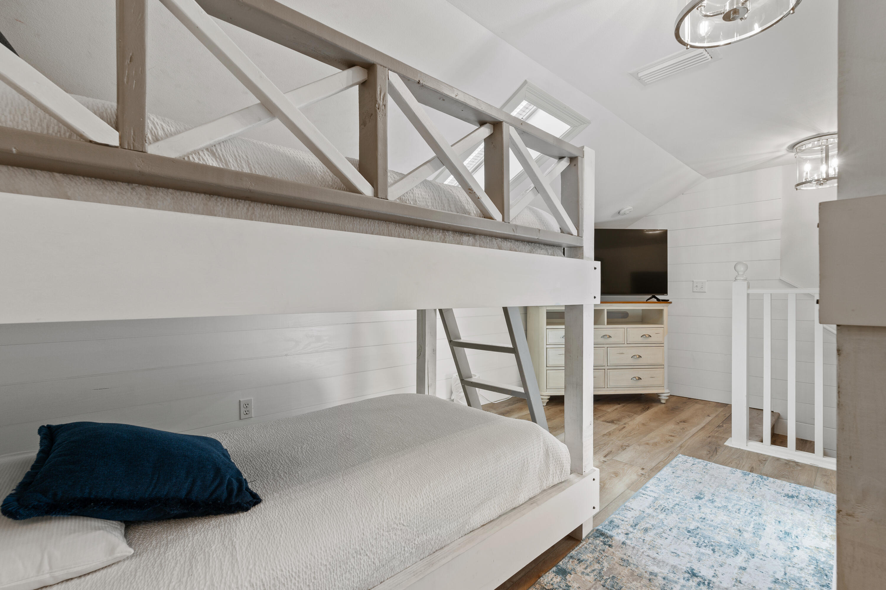 73 W Henry Court, # 6-6