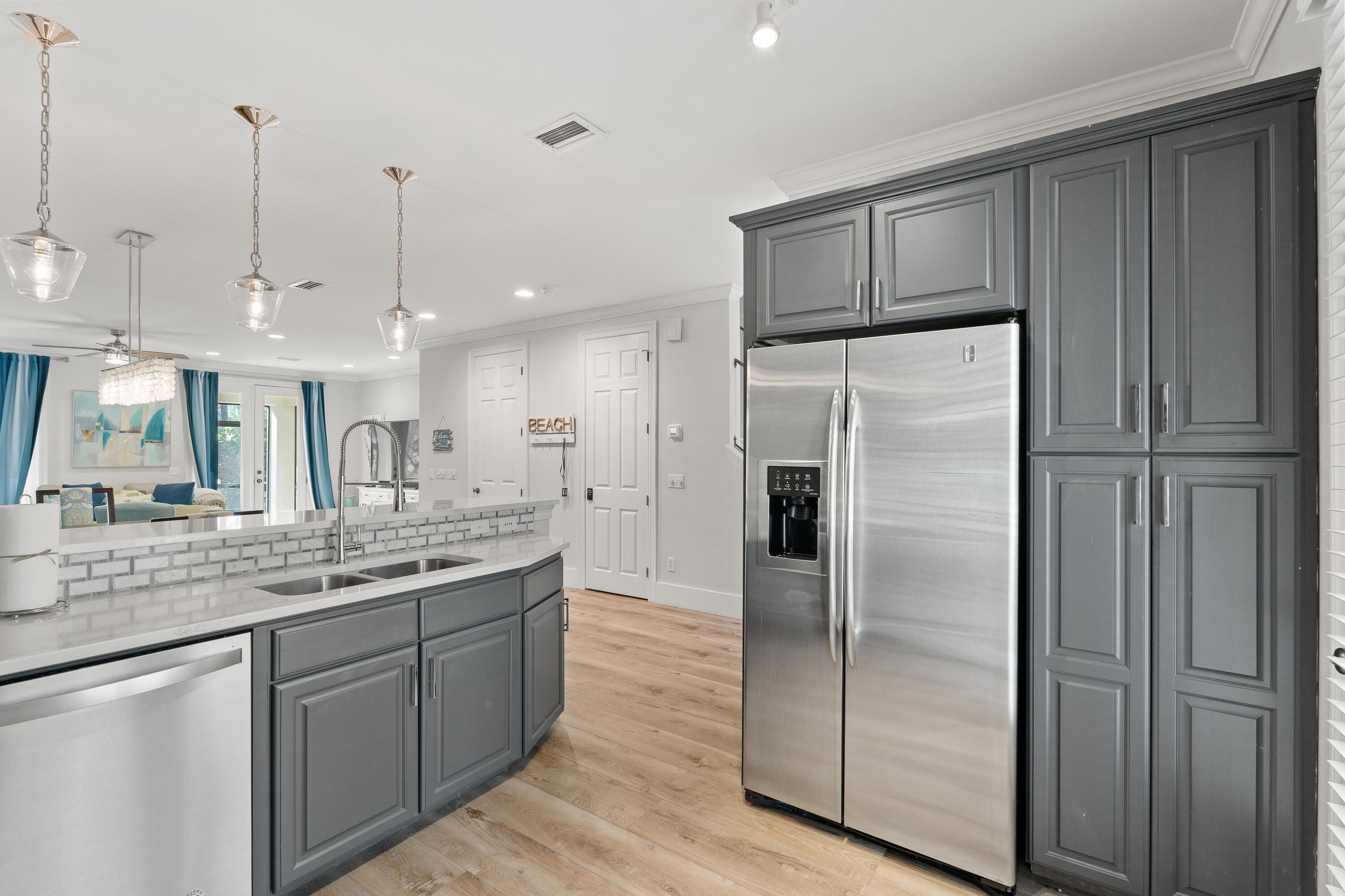 73 W Henry Court, # 6-6