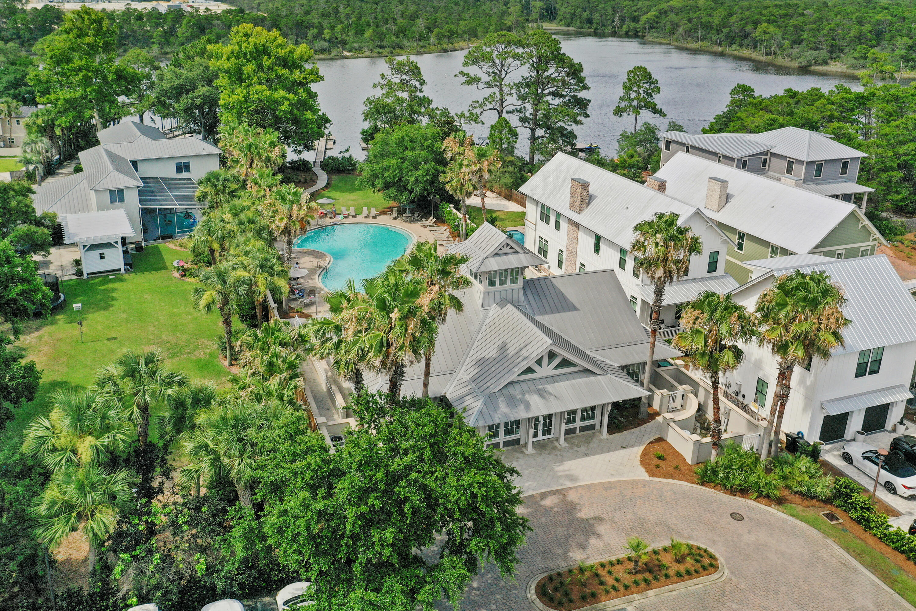 142 Grande Pointe Circle