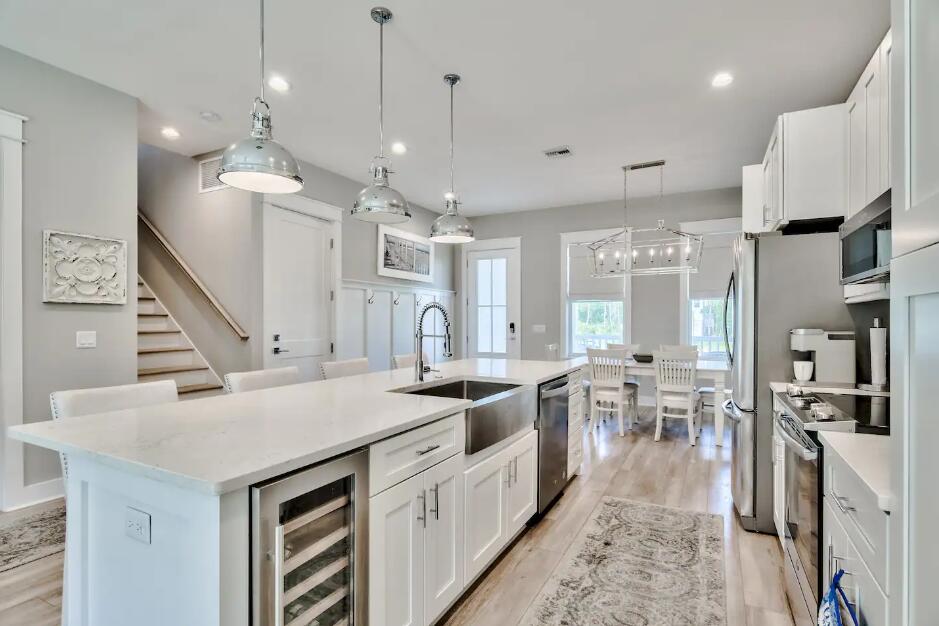 142 Grande Pointe Circle