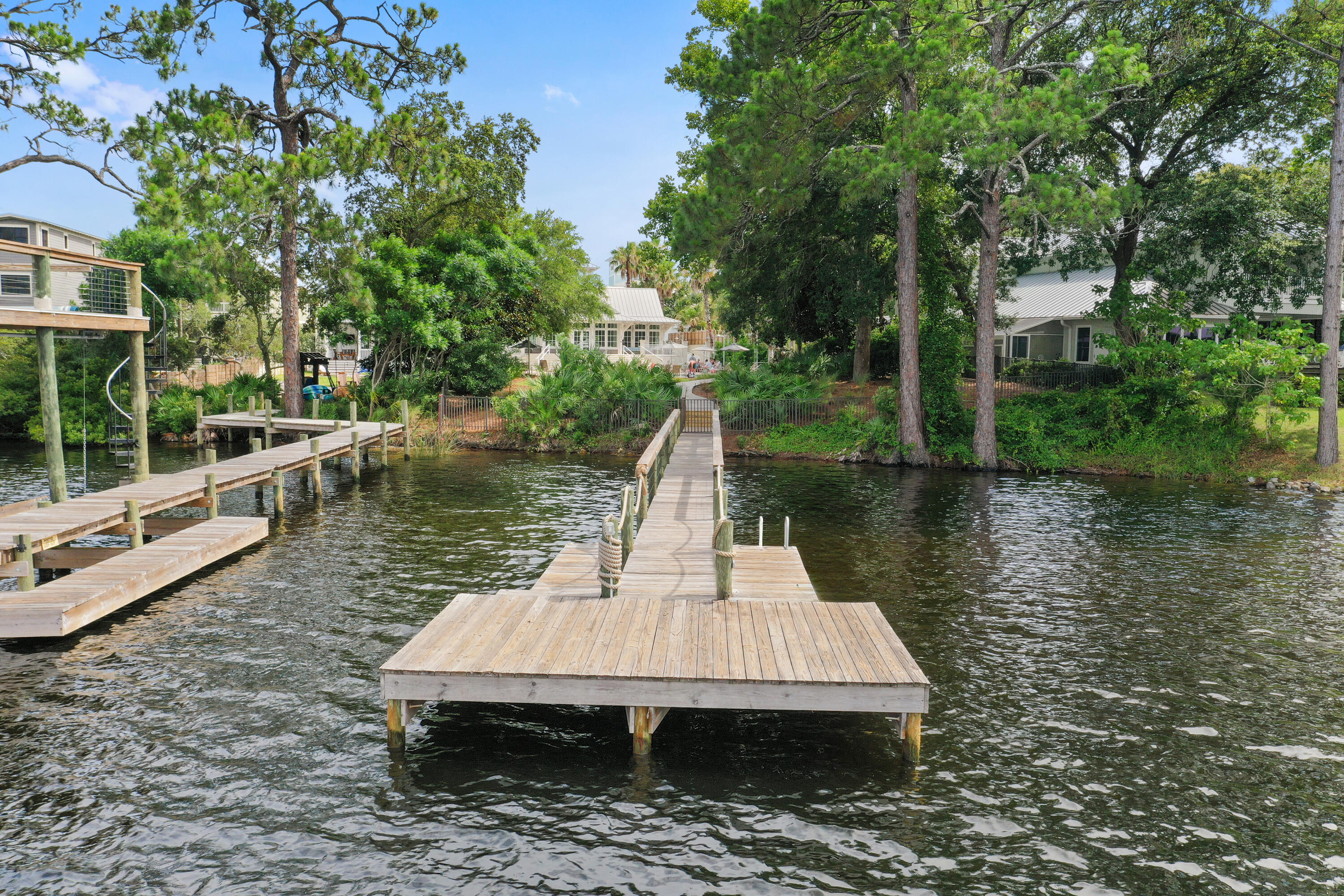 142 Grande Pointe Circle
