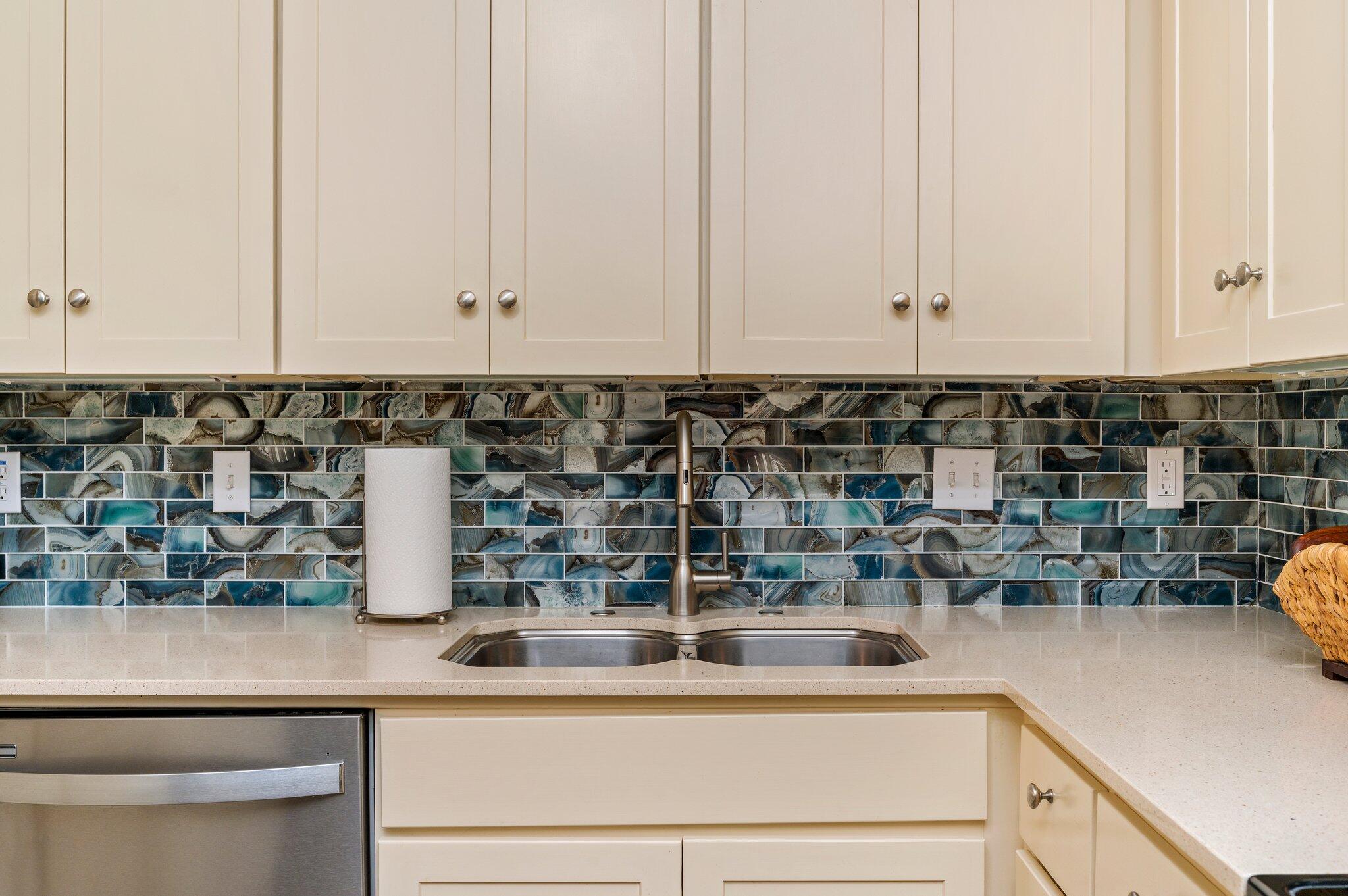 13 W Henry Court, # 5-2