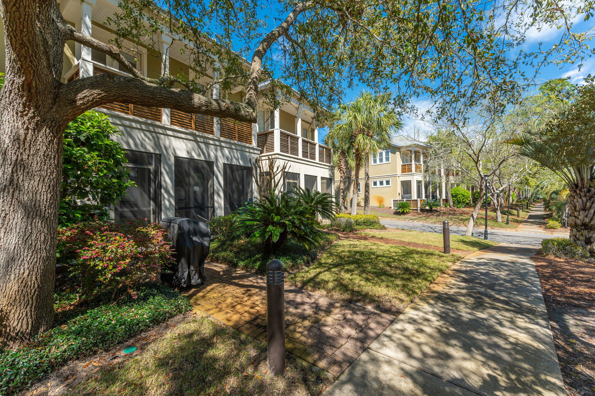 13 W Henry Court, # 5-2