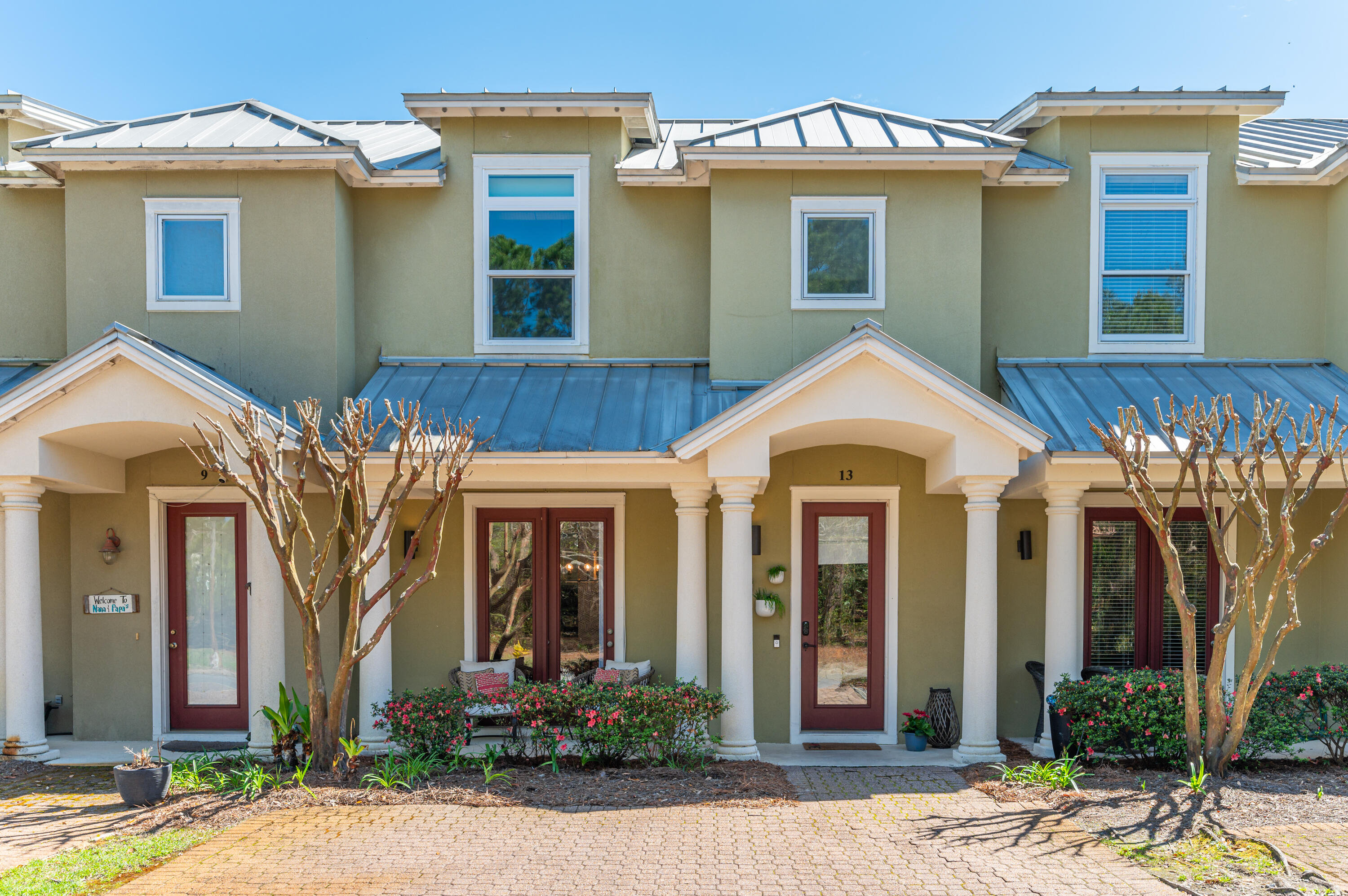 13 W Henry Court, # 5-2