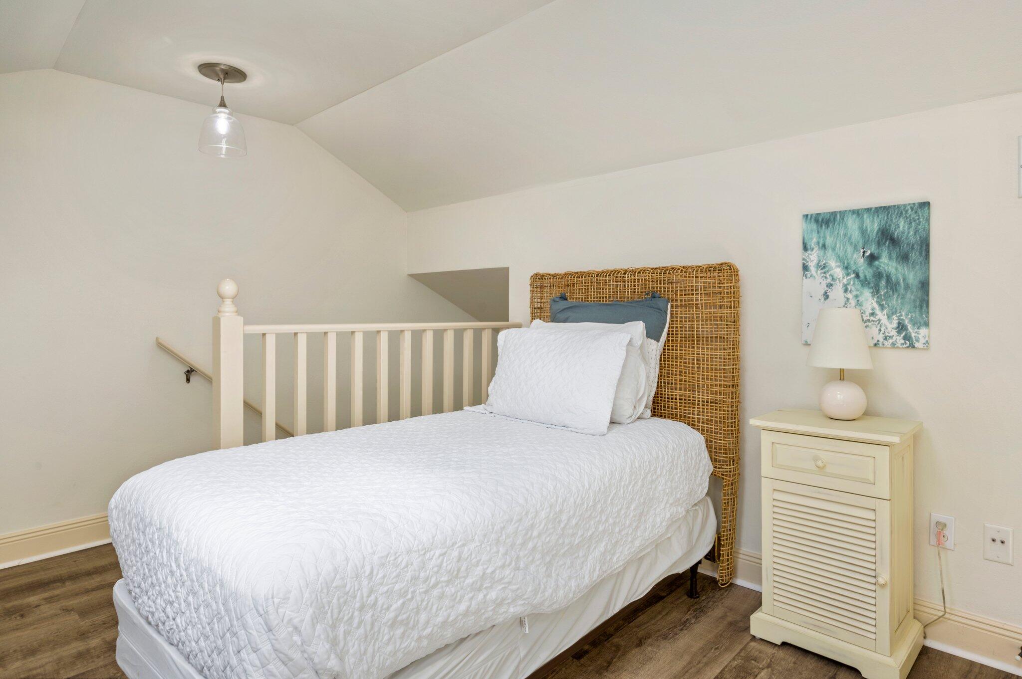13 W Henry Court, # 5-2