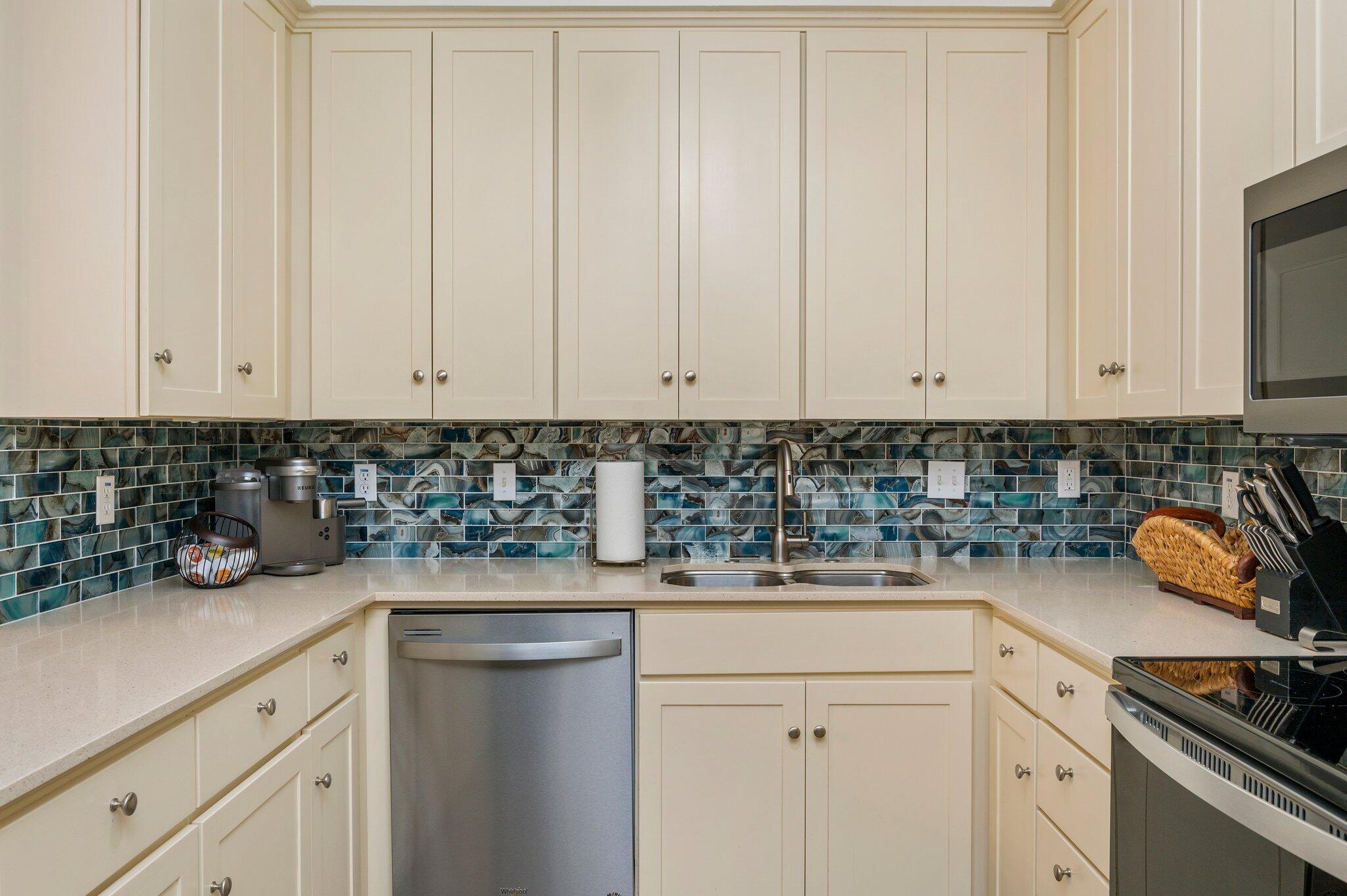 13 W Henry Court, # 5-2