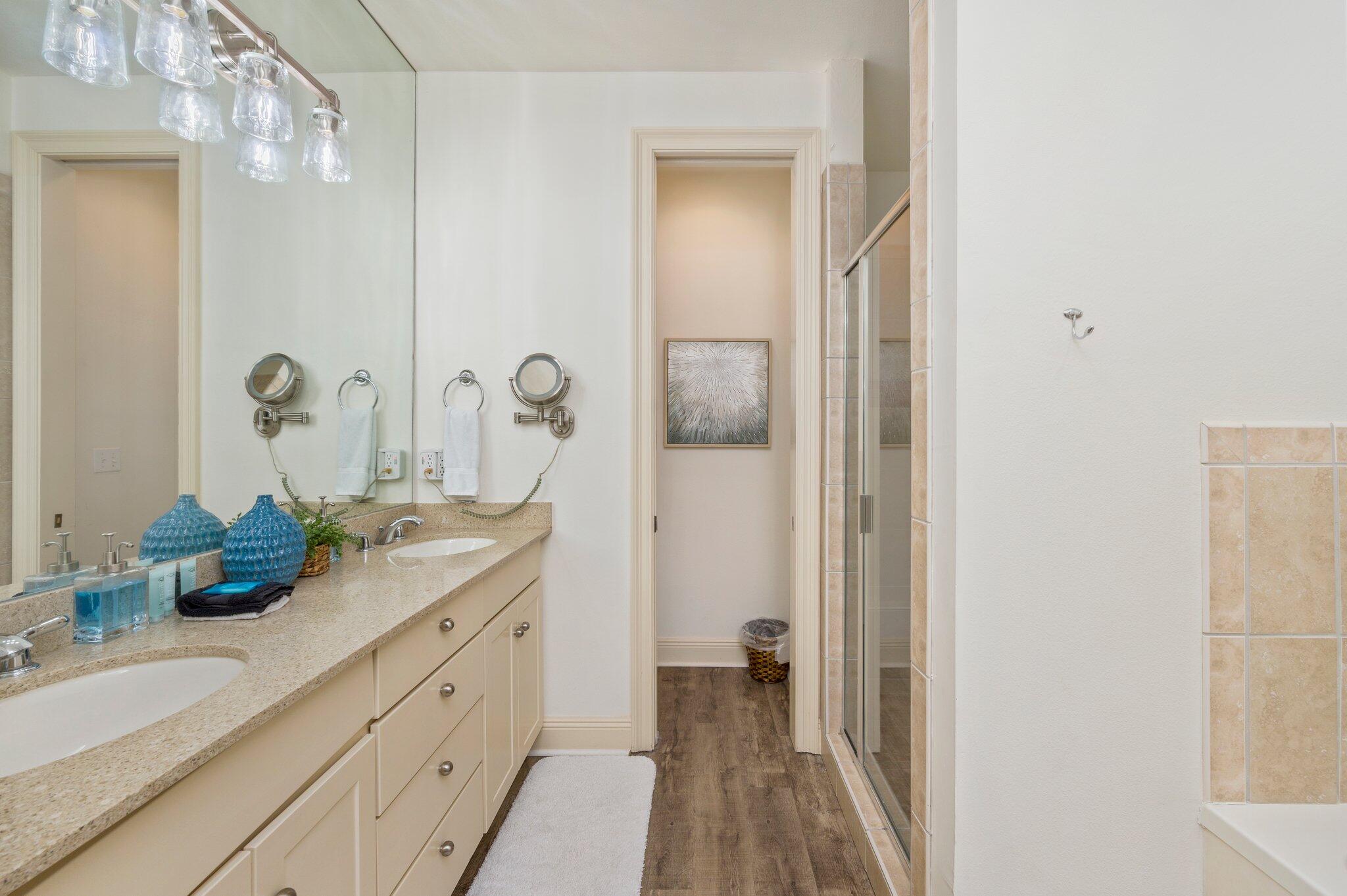 13 W Henry Court, # 5-2