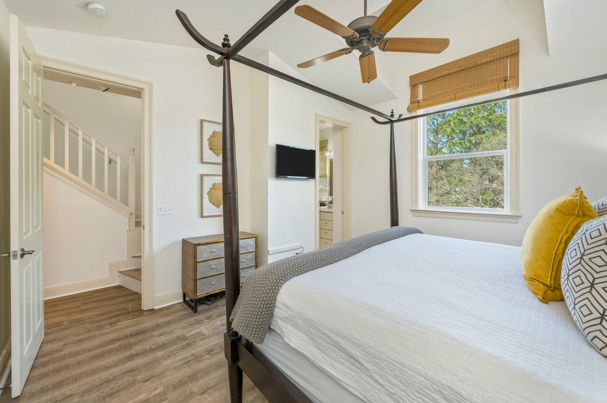 13 W Henry Court, # 5-2