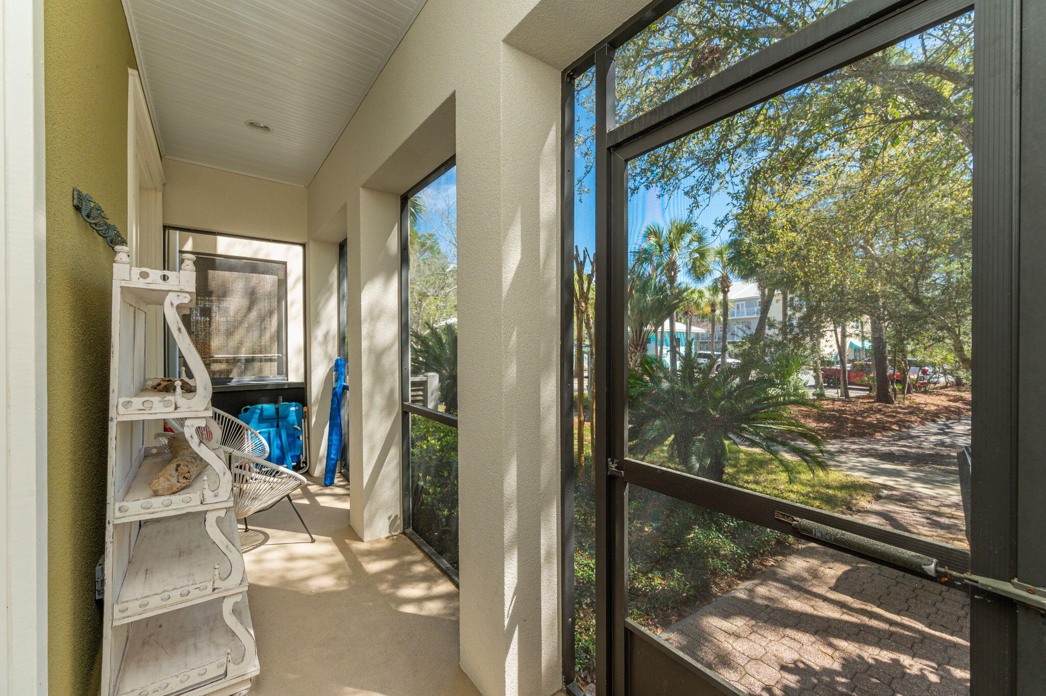 13 W Henry Court, # 5-2