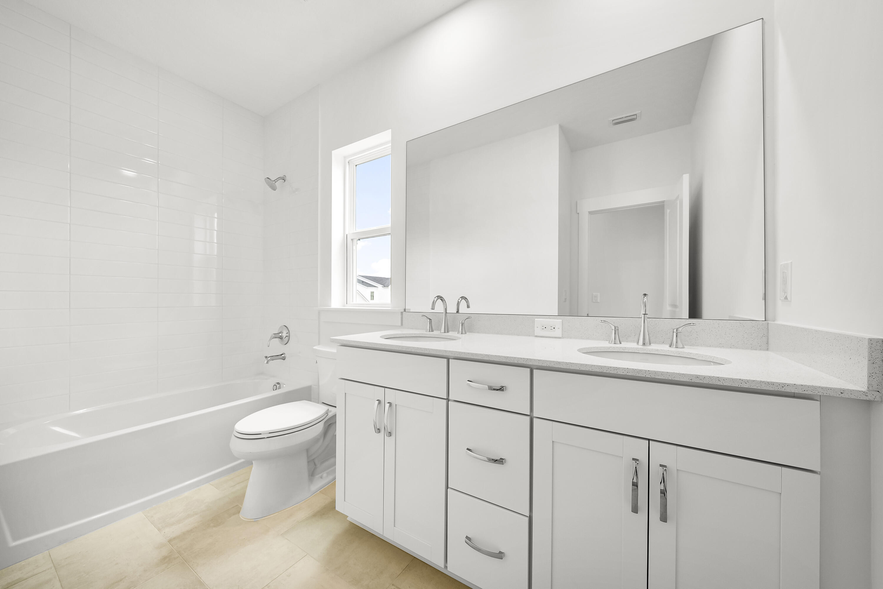 256 Breakwater Boulevard, Lot 10