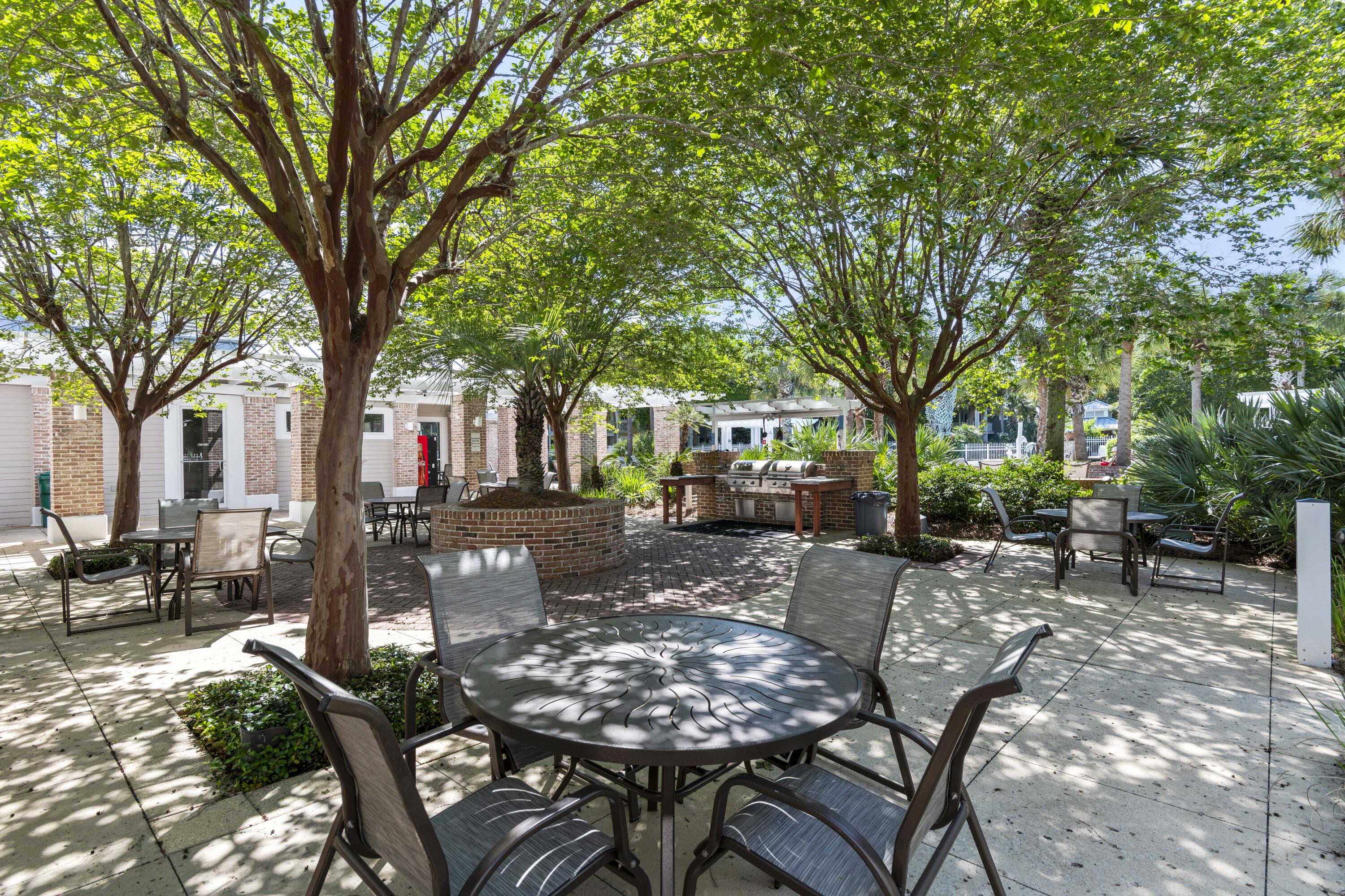 9100 Baytowne Wharf Boulevard, 550-551